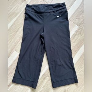 Nike fit dry XS  wide leg capris. Great condition